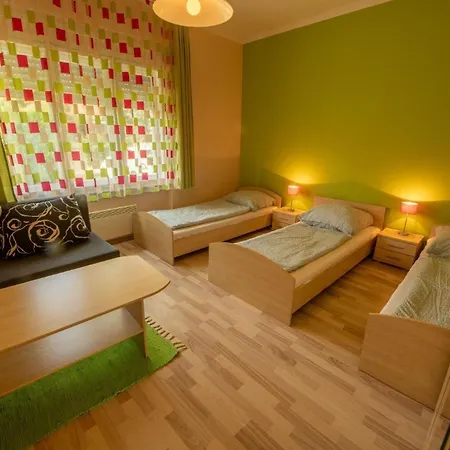 בית נופש Privathaus Mit Pool Und Garten In *